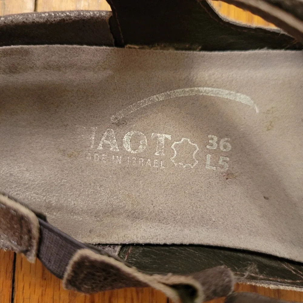 NAOT 36 Leather Mary Jane Sandals Metallic‎ Silver Gray Shimmer ARATAKI 5